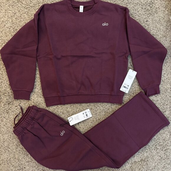 Alo Yoga Set Accolade Crew Neck Pullover And Accolade Straight Leg Sweatpant - Picture 2 of 8